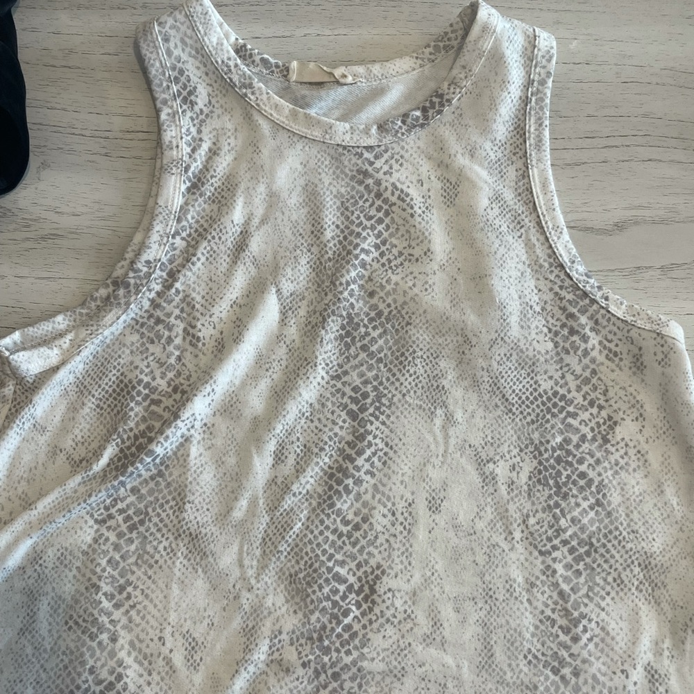 Cropped tank